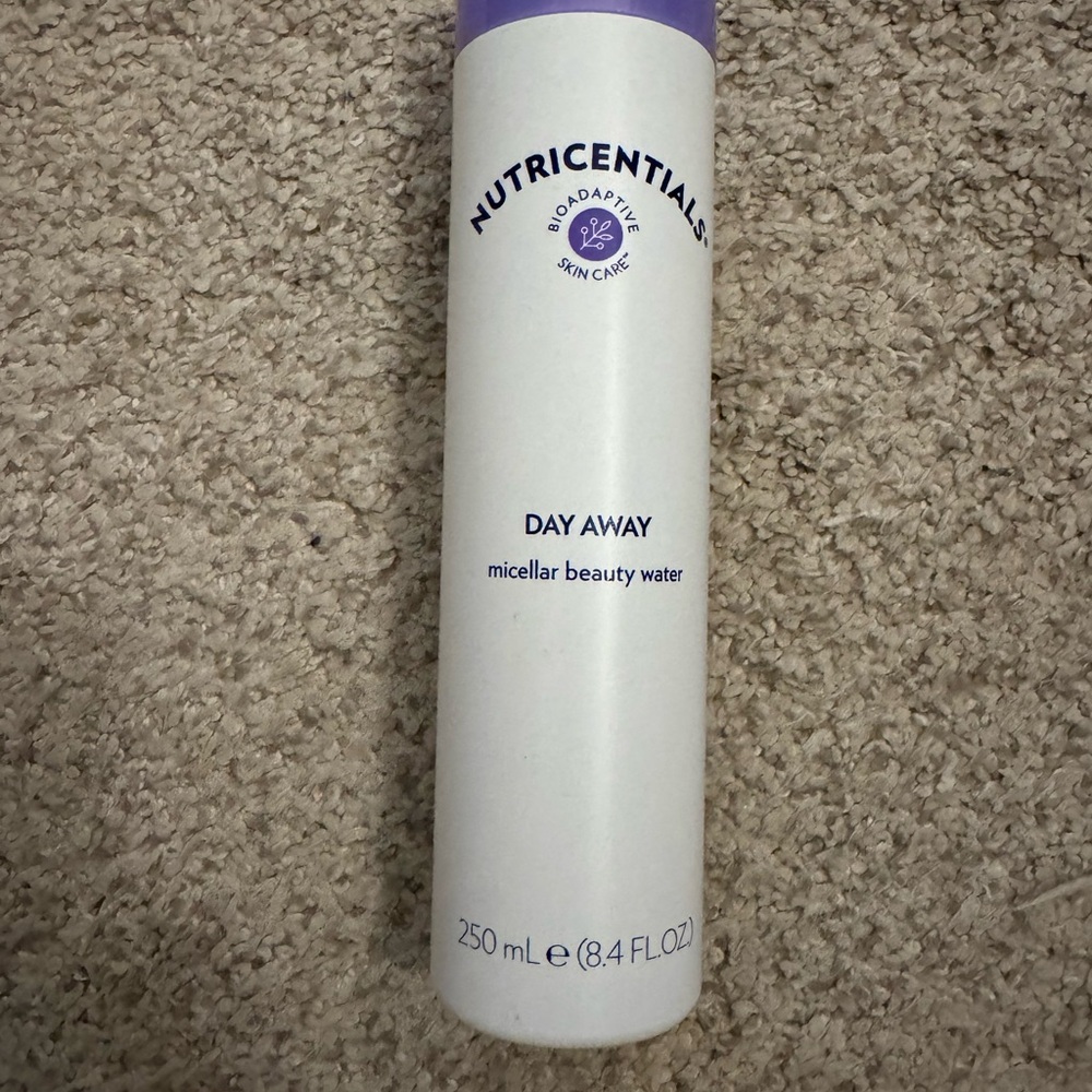 Day Away Micellar Beauty Water - Purple